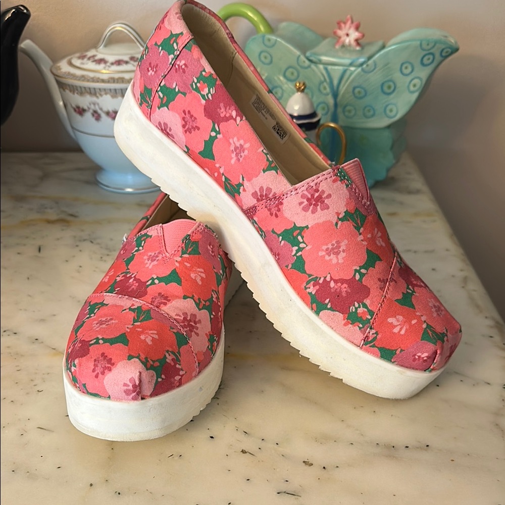 TOMS Floral Pink Slip-On Shoes 9.5